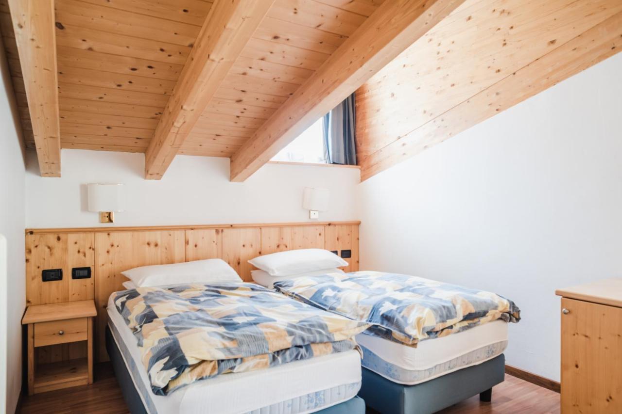 Residence Dolomia Pozza di Fassa Bagian luar foto