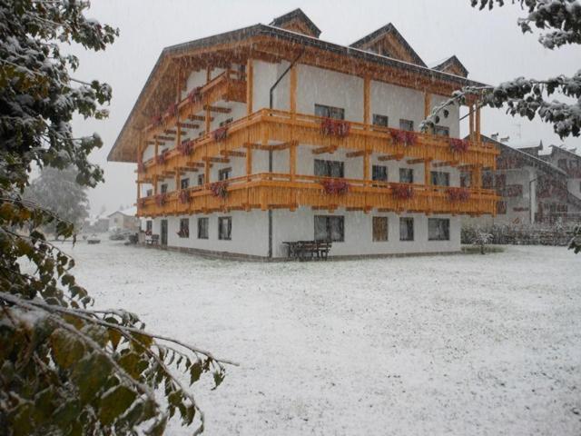 Residence Dolomia Pozza di Fassa Bagian luar foto