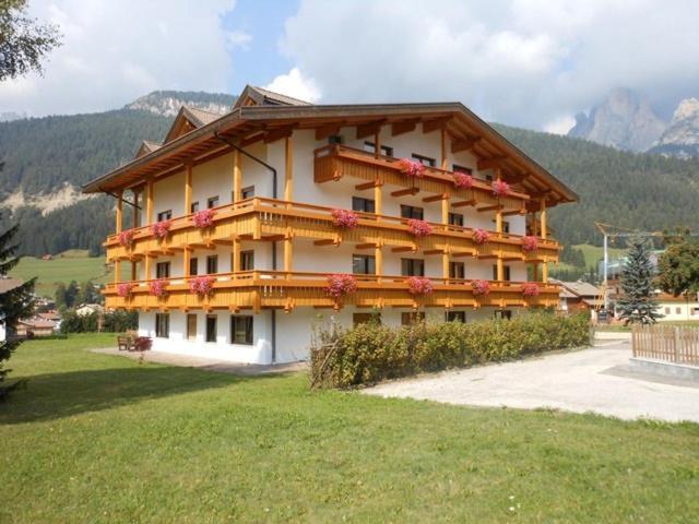 Residence Dolomia Pozza di Fassa Bagian luar foto