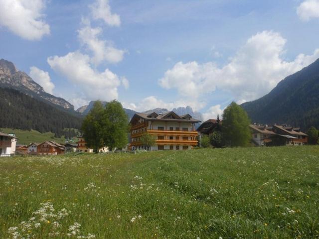 Residence Dolomia Pozza di Fassa Bagian luar foto