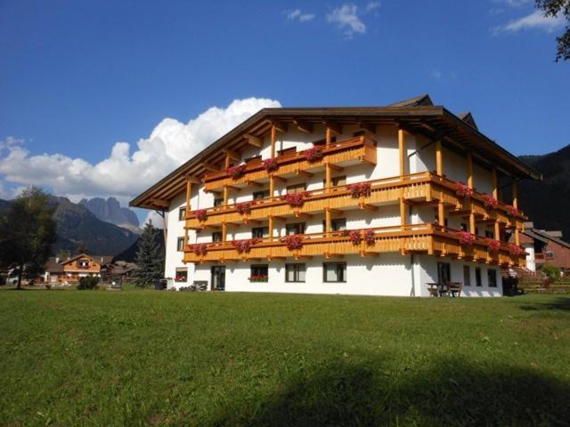 Residence Dolomia Pozza di Fassa Bagian luar foto